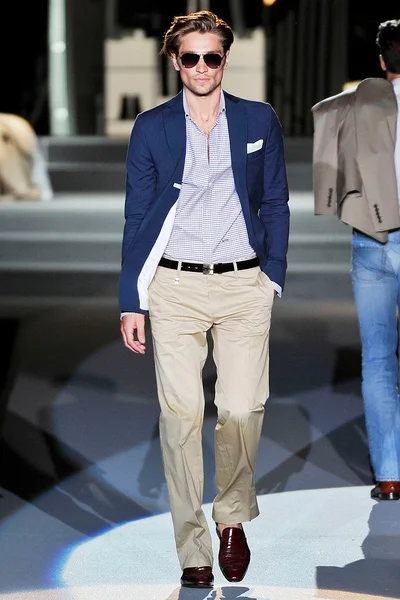 Look 7